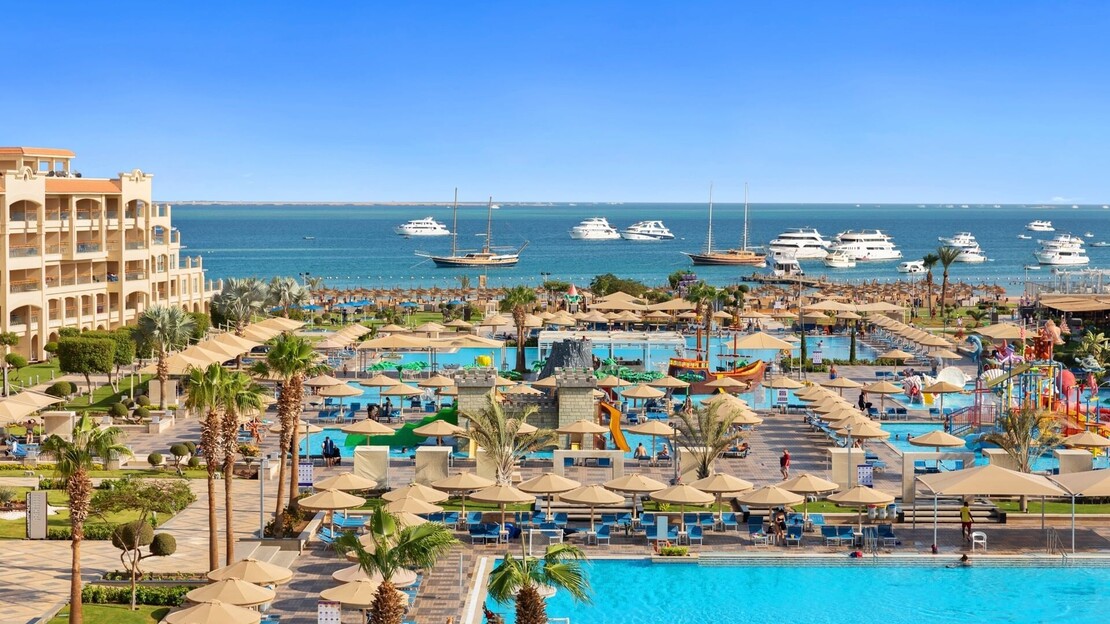 PickAlbatros White Beach Resort